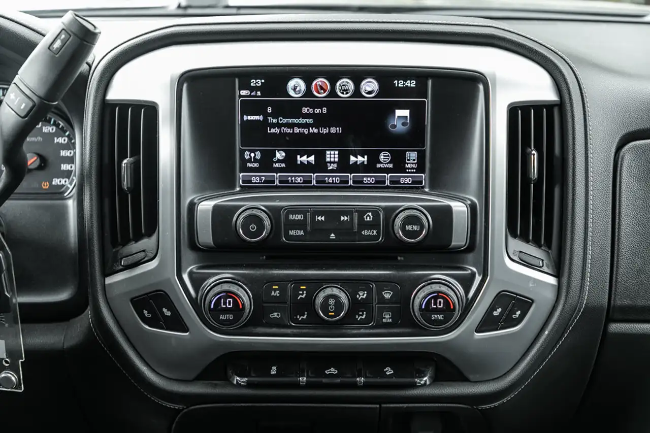 GMC Sierra 1500 снимка GMC Sierra 1500