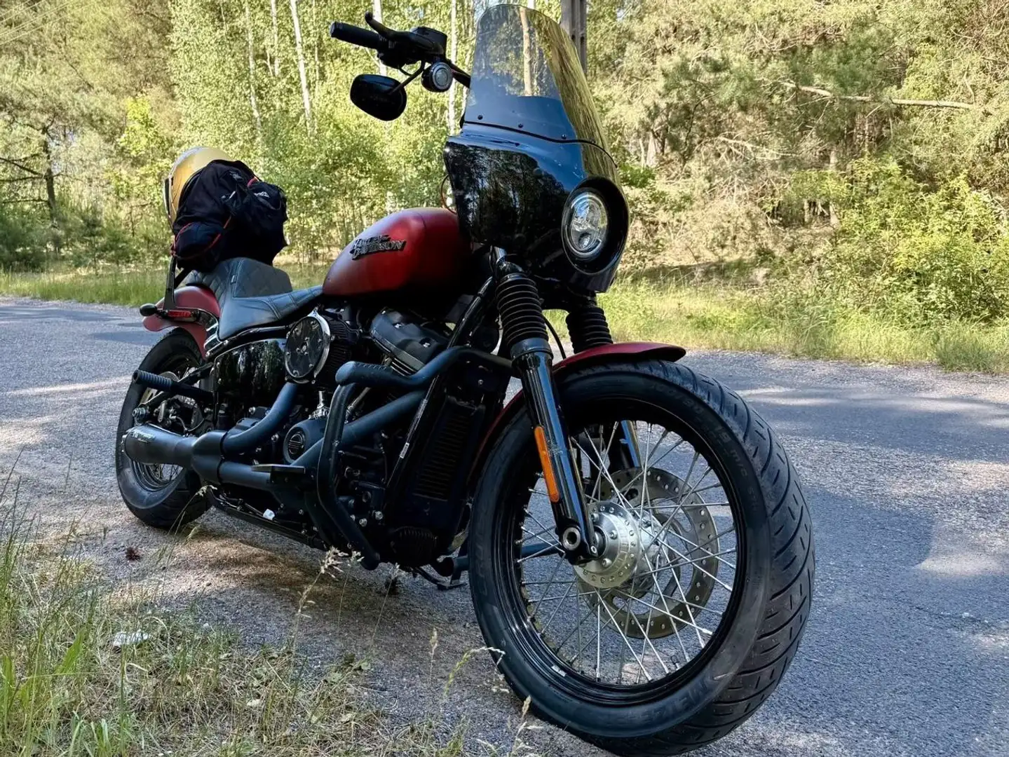 Harley-Davidson Street Bob Červená - 1