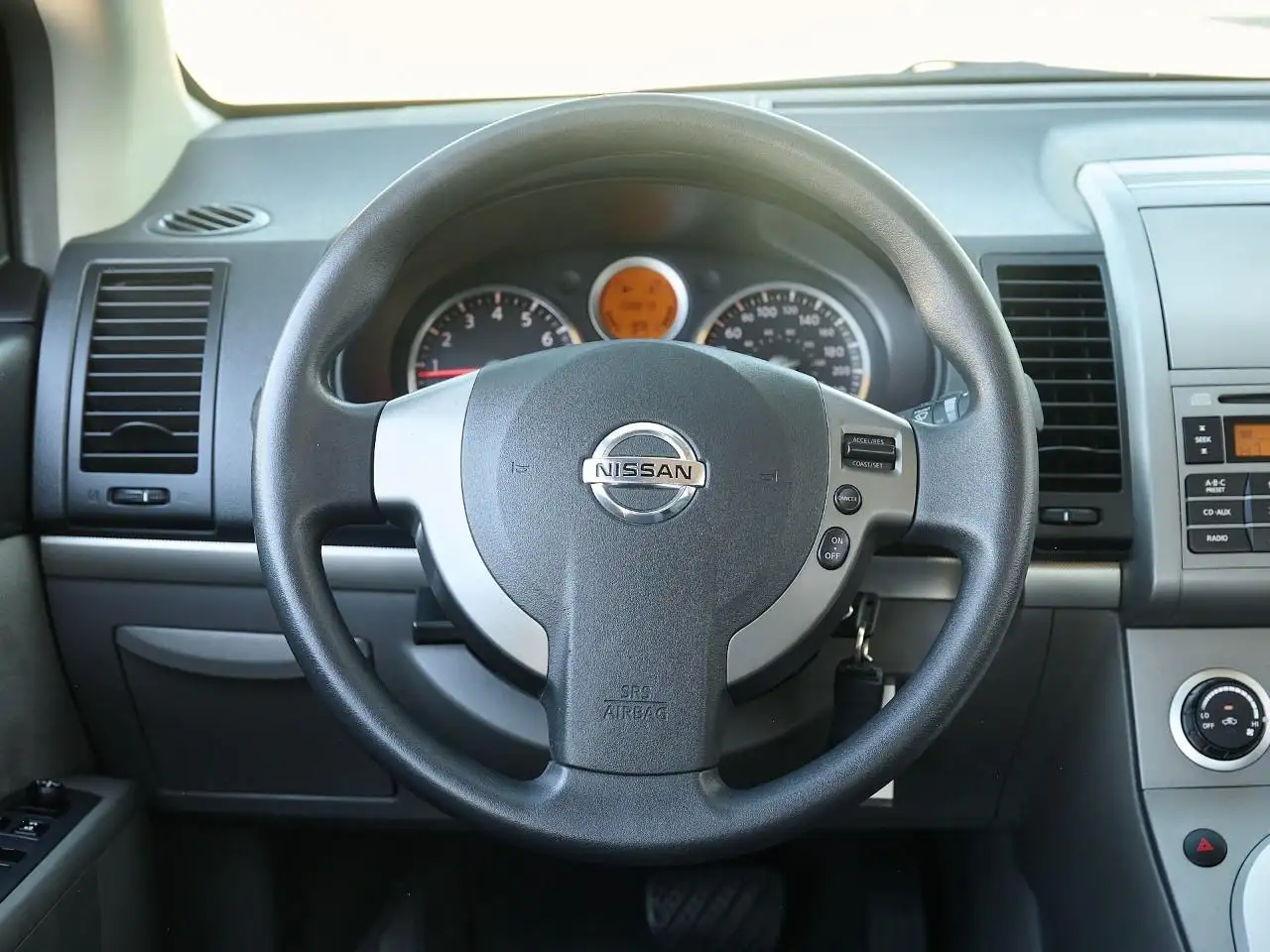 Nissan Sentra снимка Nissan Sentra