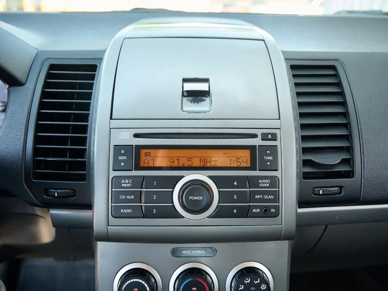 Nissan Sentra снимка Nissan Sentra