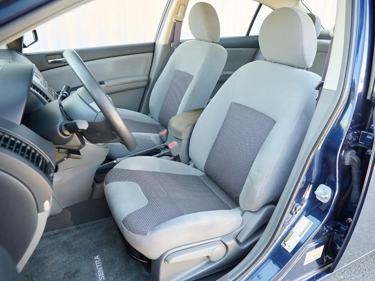 Nissan Sentra снимка Nissan Sentra