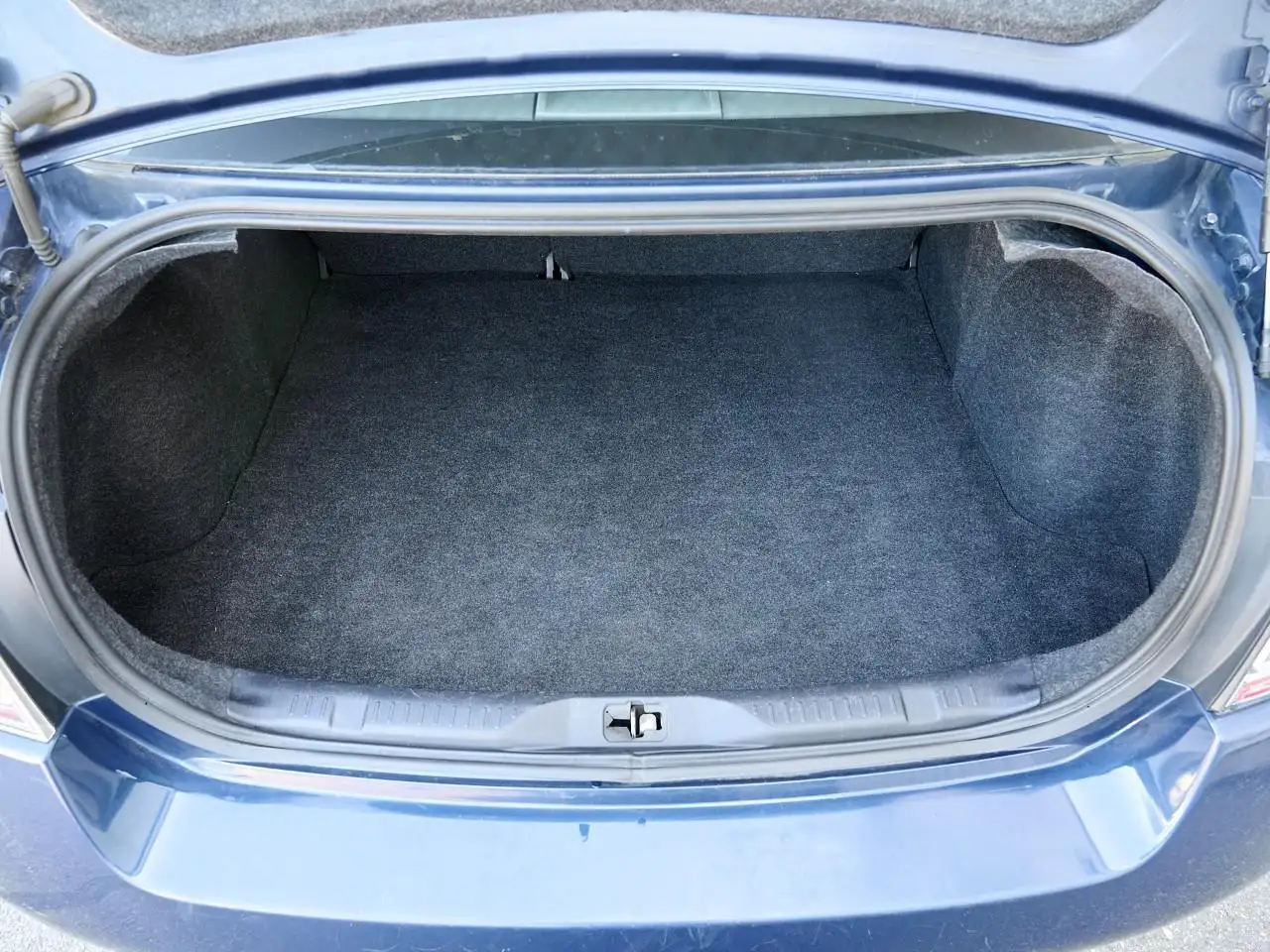 Nissan Sentra снимка Nissan Sentra