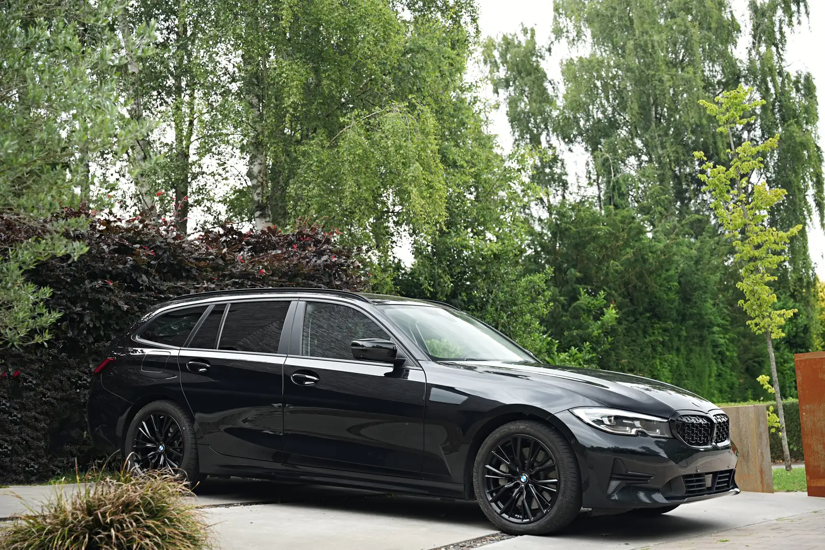 BMW 330 e LiveCockpit/Leder/Zetelvw/HUD/Cam/ACC/TrekHaak Zwart - 2