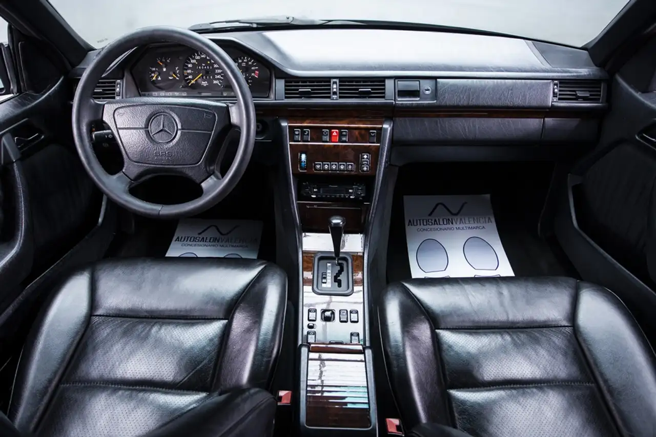 Mercedes-Benz E 320 Coupé, foto 12