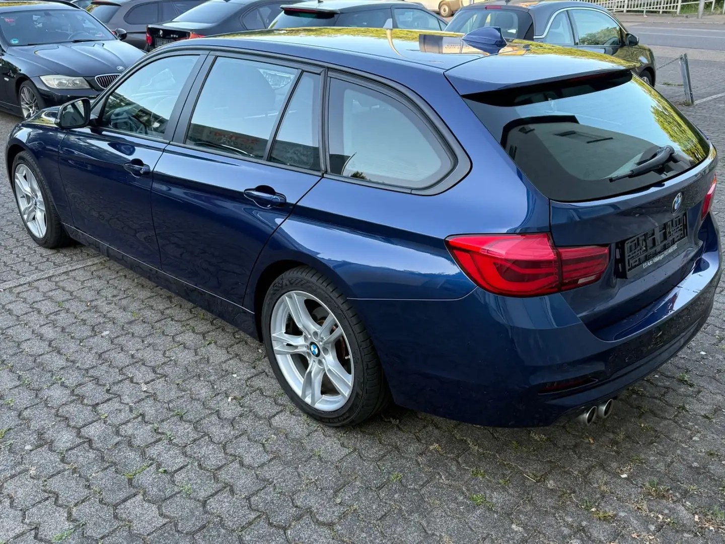 BMW 320 D Touring Automatik LED M Felgen Navi PDC Blau - 2