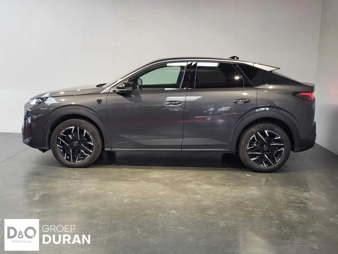 Peugeot 3008 First Edition GT Hybrid 136 Zwart - 2