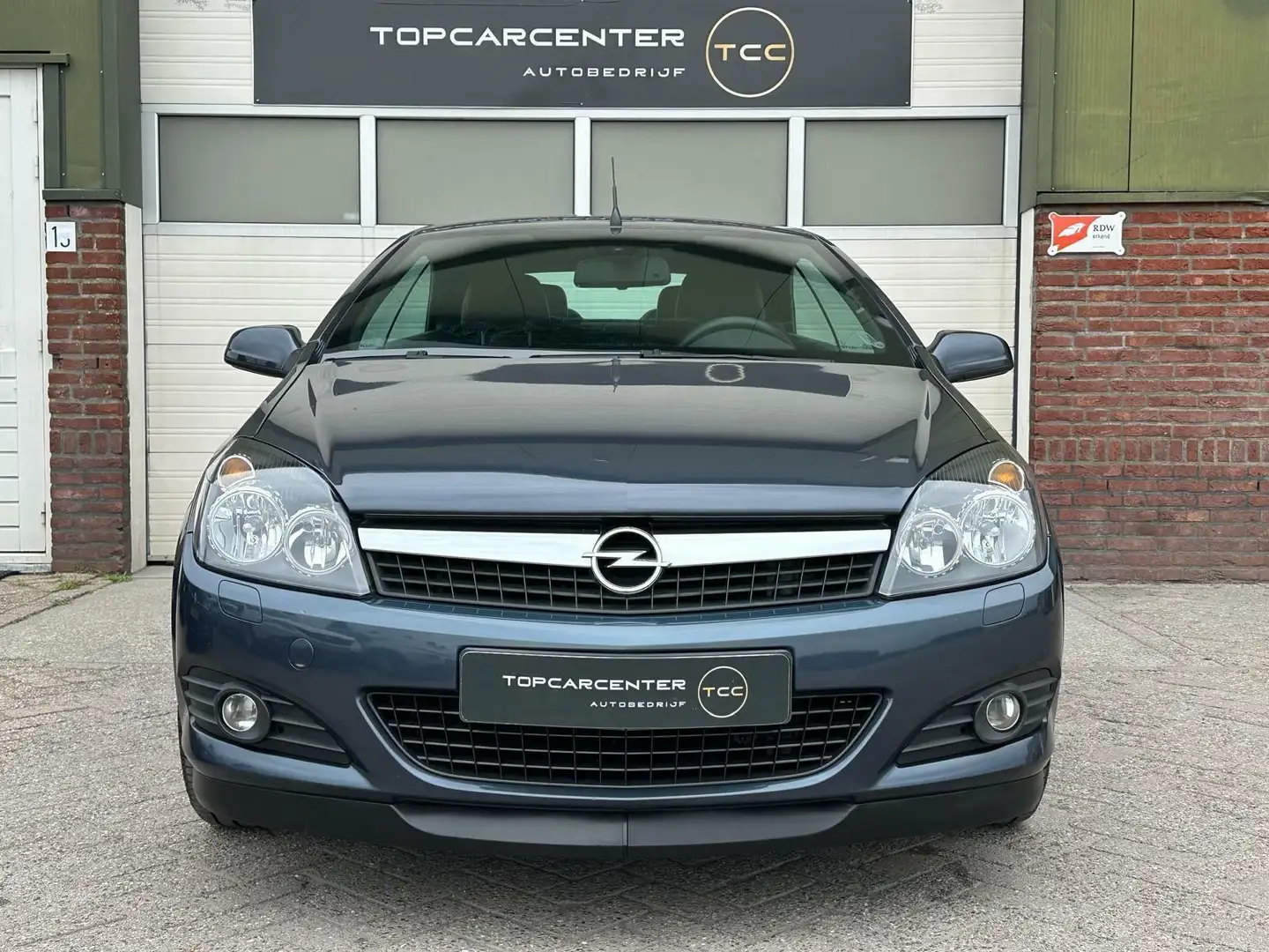 Opel Astra TwinTop 1.8 Enjoy/CABRIO/AUT/CRUISE/LEER/APK/NAP Grijs - 2