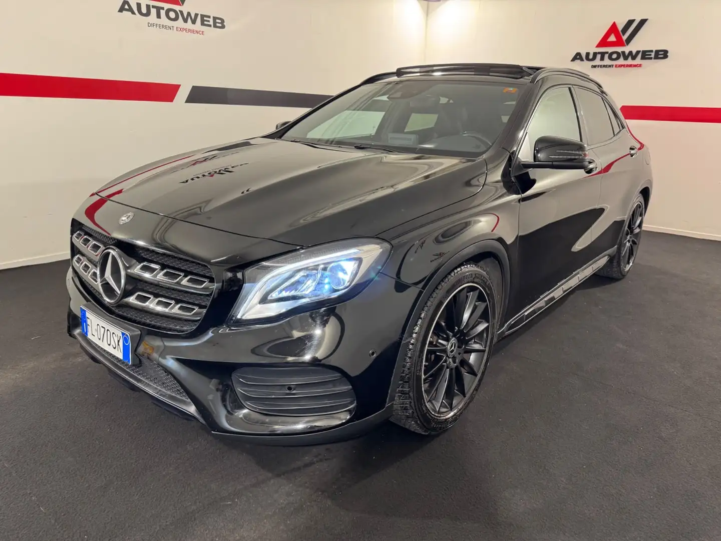 Mercedes-Benz GLA 200 GLA 200 d Premium Noir - 1