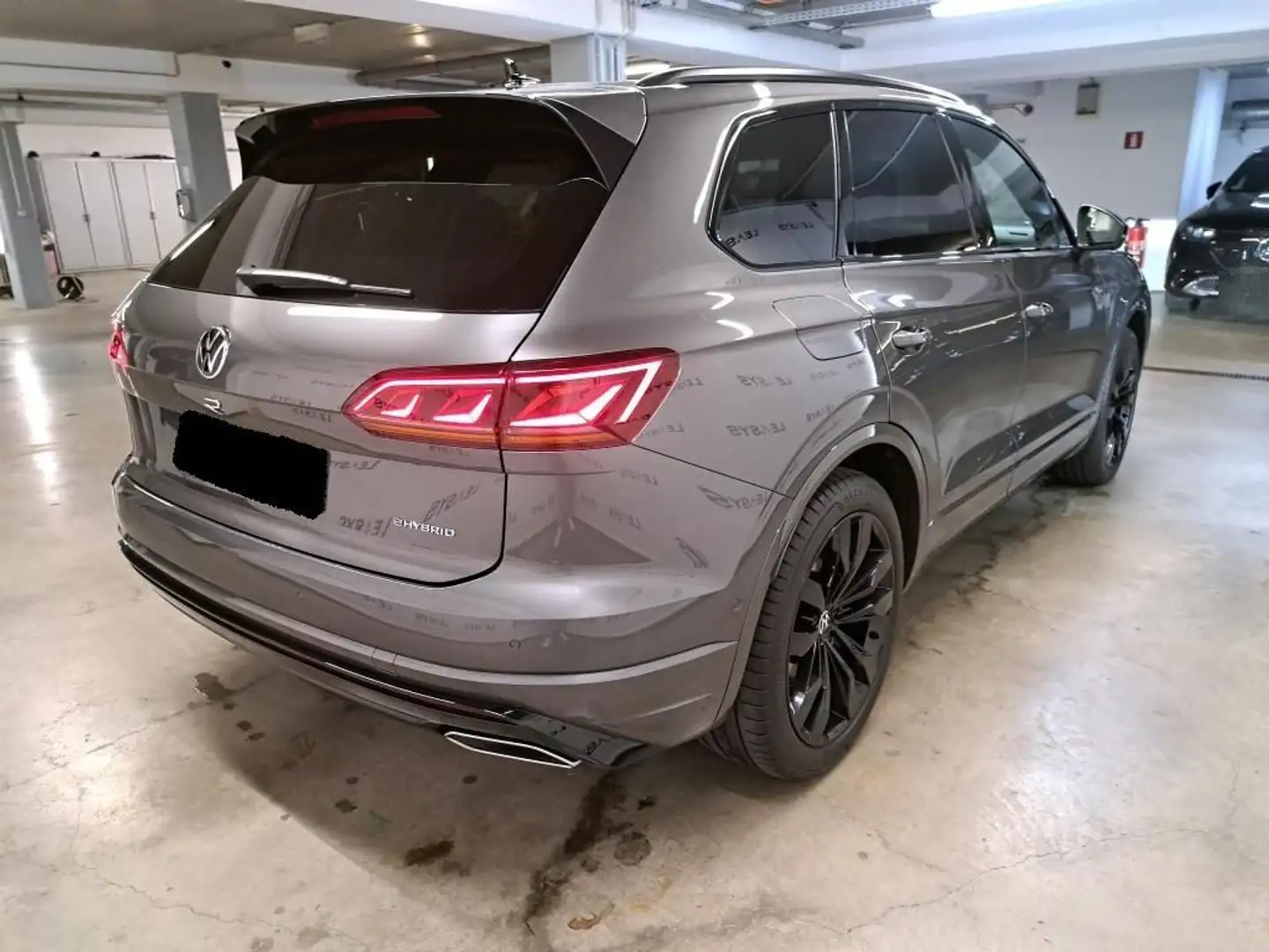 Volkswagen Touareg R 4M eHybrid Leder ACC DAB Pano IQ-Light Grau - 2