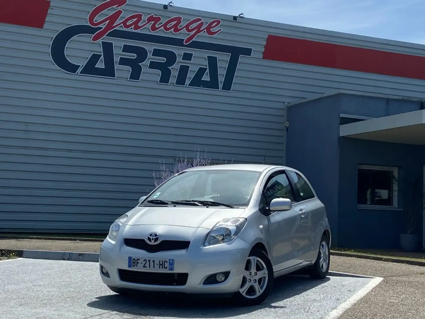 Toyota Yaris 1.4 D4-D Limited Edition Gris - 1