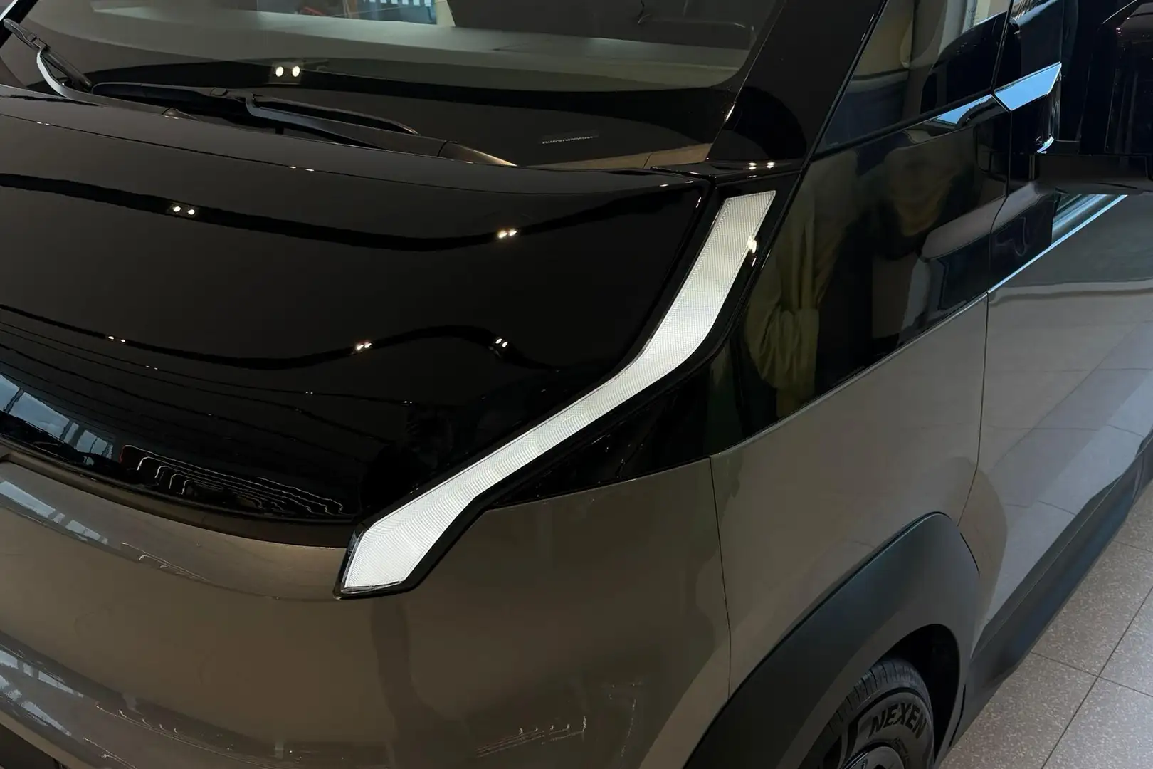 Kia PV5 Passenger Plus 71.2 kWh | incl. Particuliere inruilpremie | Grau - 2