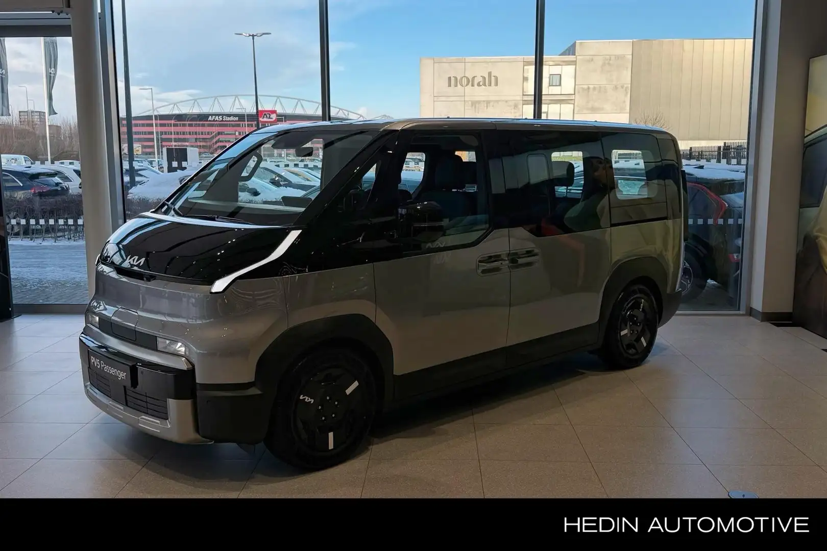 Kia PV5 Passenger Plus 71.2 kWh | incl. Particuliere inruilpremie | Grau - 1