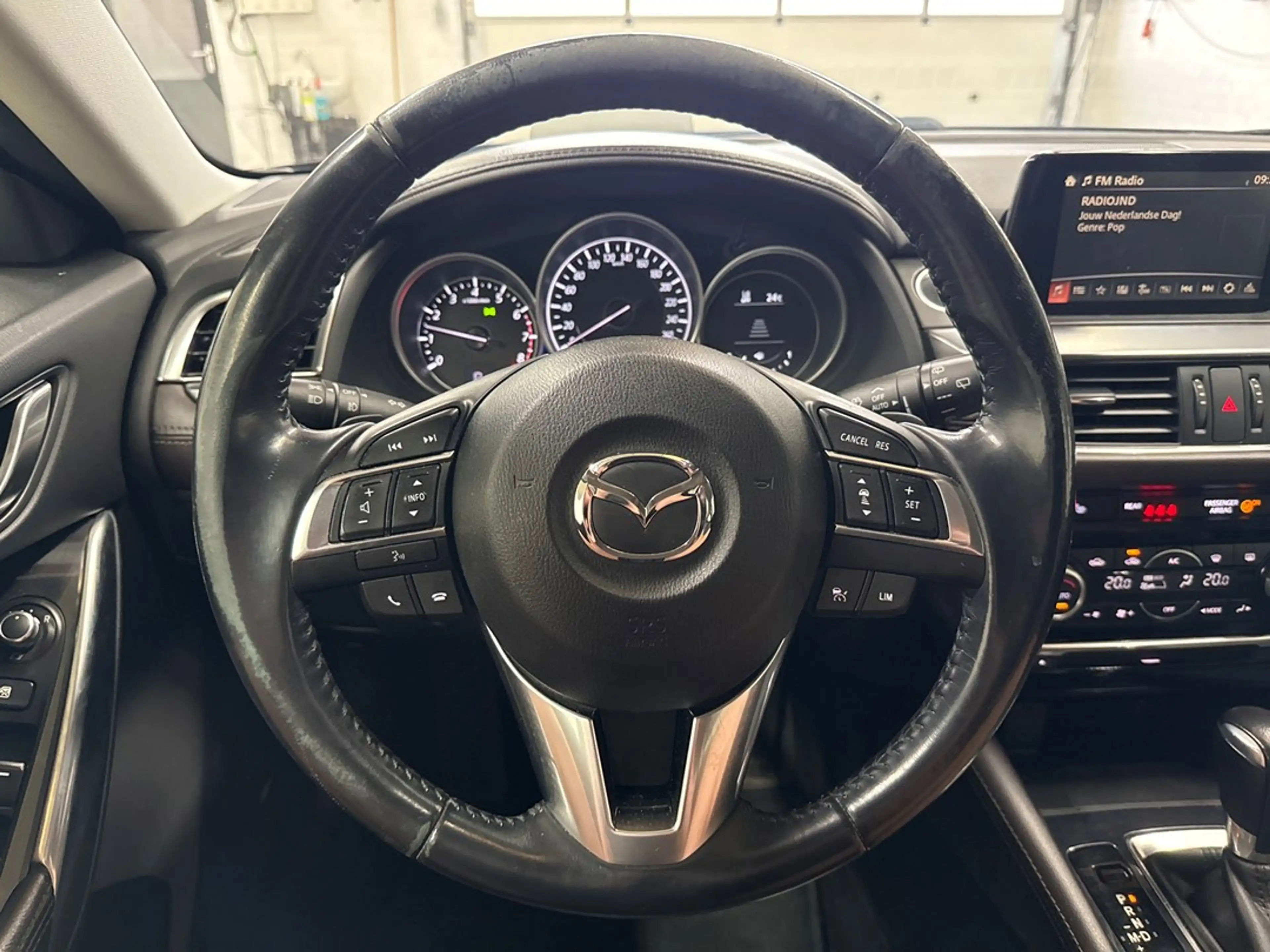 Mazda 6 Sportbreak 2.5 SkyActiv-G 192 GT-M | Head up | Mem — photo 13