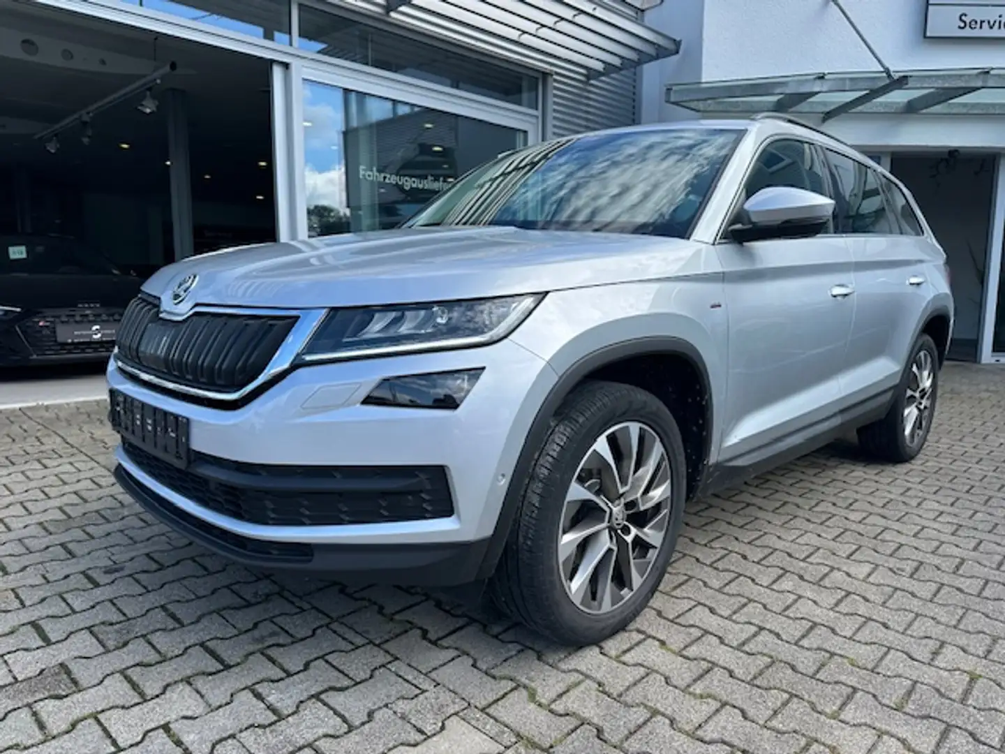 Skoda Kodiaq 1.5TSI DSG CLEVER*LED*AHK*KAMERA*19-ZOLL Silber - 2