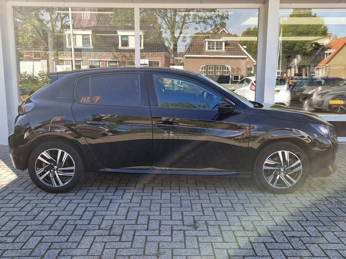 Peugeot 208 1.2T 100pk Allure | Climate & Cruise Control | Ach Noir - 2