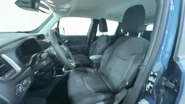 Jeep Renegade view 11