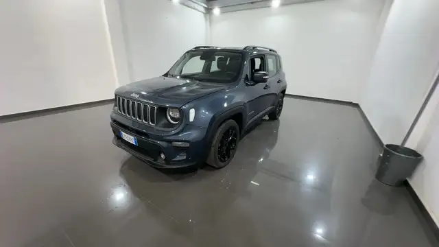 Jeep Renegade view 2