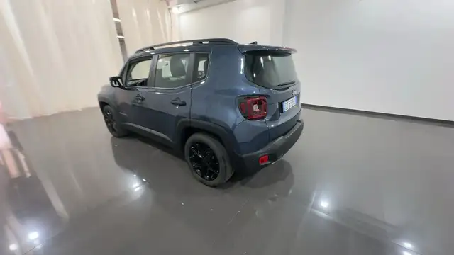 Jeep Renegade view 3