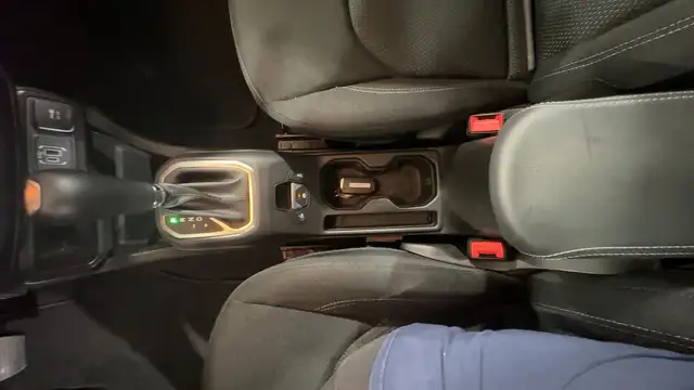 Jeep Renegade view 18