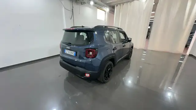 Jeep Renegade view 4