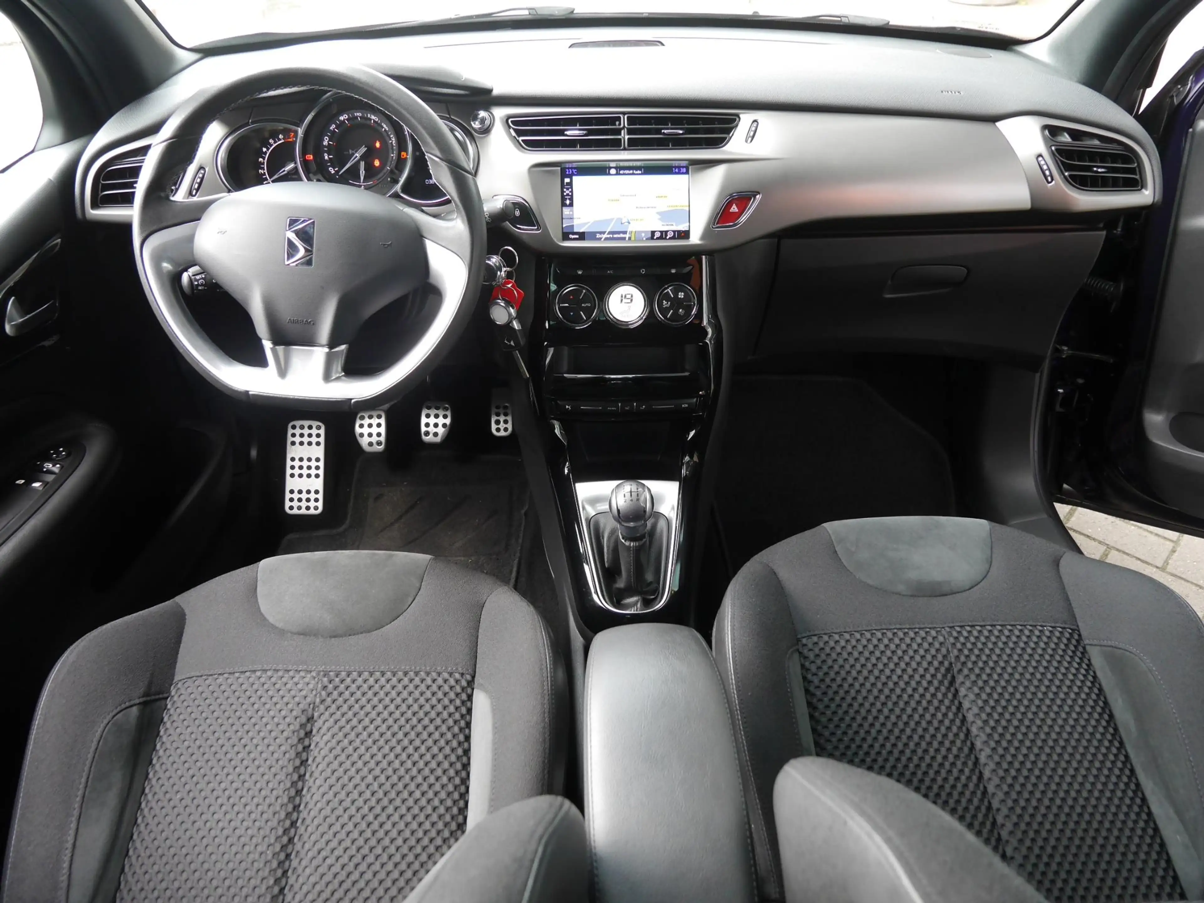DS Automobiles DS 3 1.2 PureTech So Chic | Lage kmstand | Navigatie | — photo 7