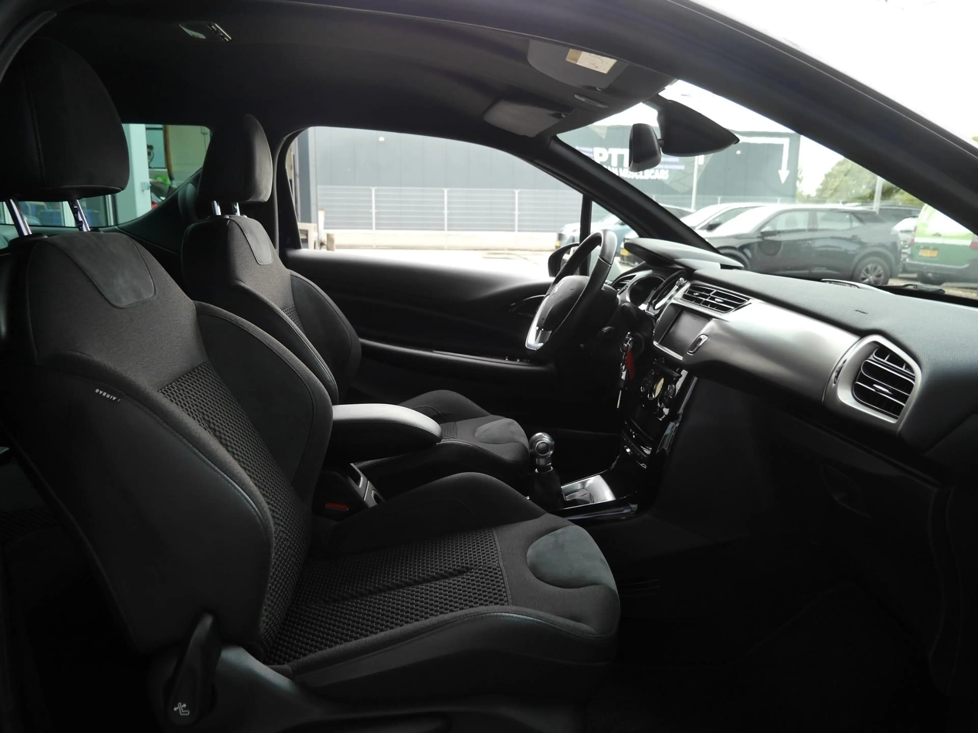 DS Automobiles DS 3 1.2 PureTech So Chic | Lage kmstand | Navigatie | — photo 13