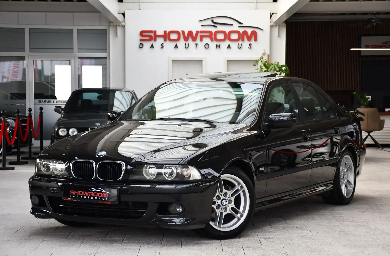 BMW 525 i Aut M-Sportpaket Shadow-Line Xenon Schiebed Noir - 2