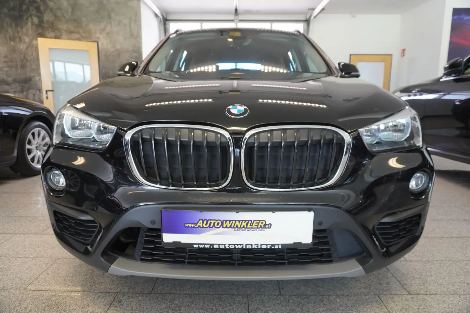 BMW X1 sDrive16d Advantage Navi/Kamera/Temp./Head-up Schwarz - 2