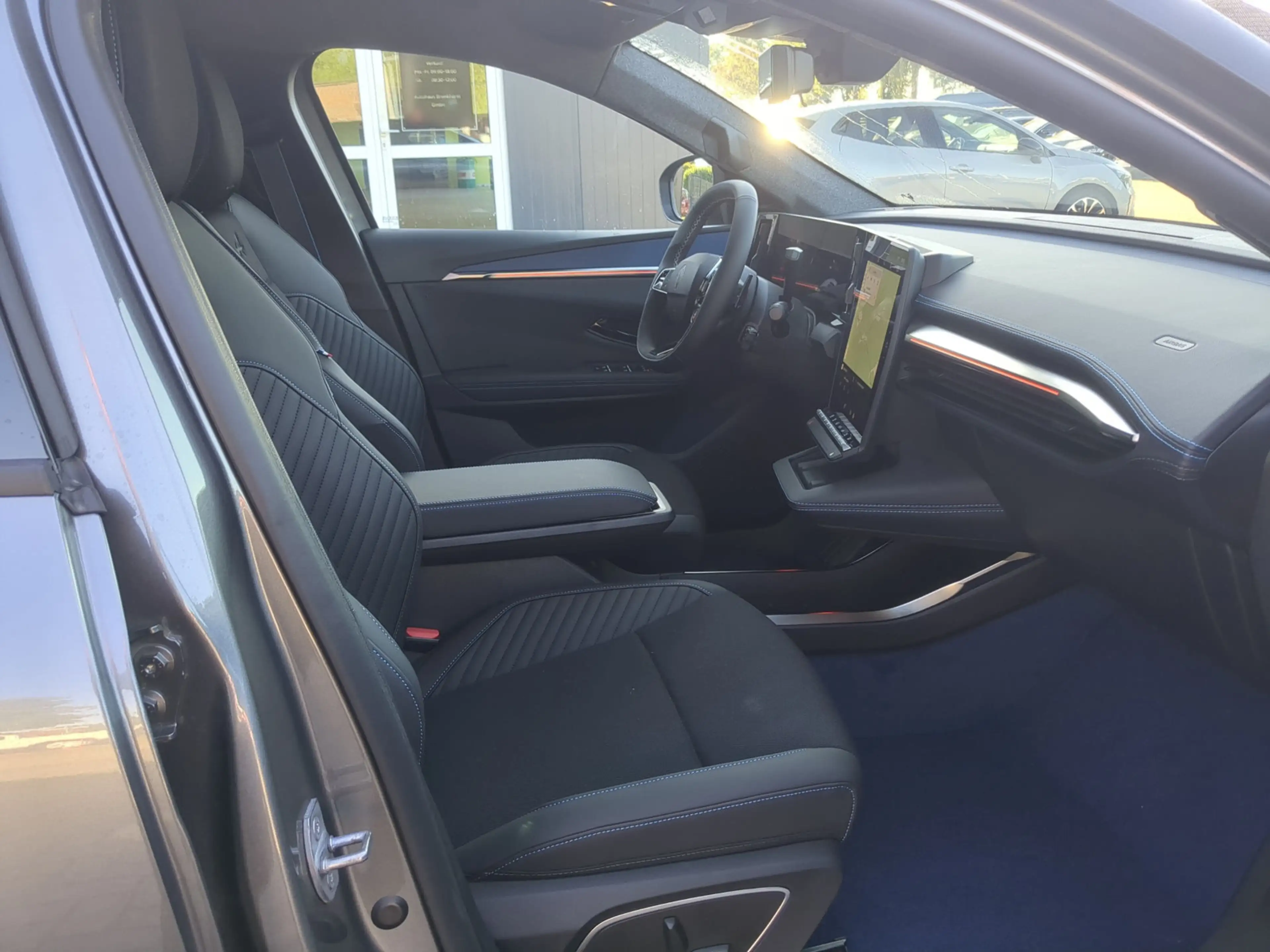 Renault Scenic E-TECH EV87 220 Esprit Alpine Harman/Kardon+Pano-D — photo 9