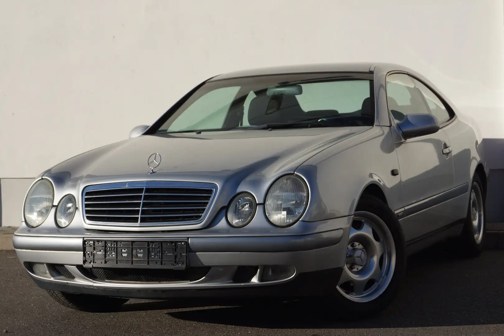 Mercedes-Benz CLK 200 Coupe Sport*Klima*ALU*BC*CD*ELFH* Silber - 1