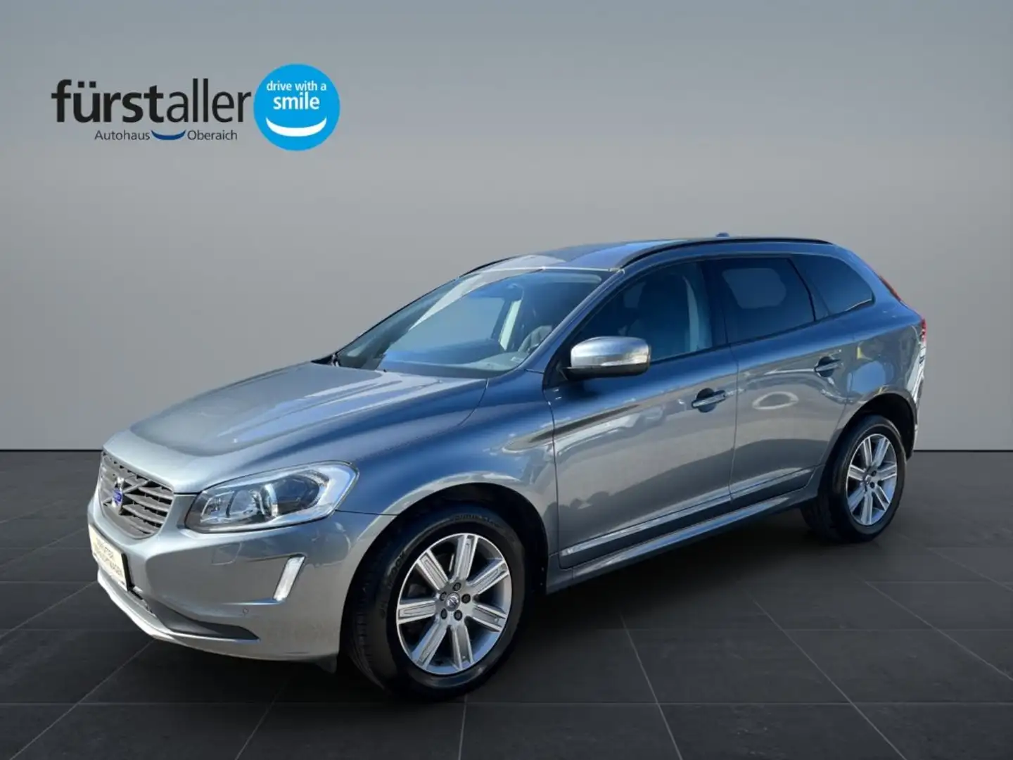 Volvo XC60 D4 AWD Geartronic Kinetic Grau - 1
