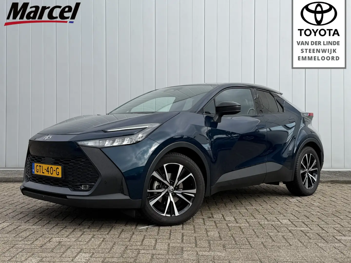 Toyota C-HR 1.8 Hybrid 140 Dynamic Blauw - 1