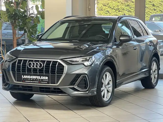 Audi Q3 view 8