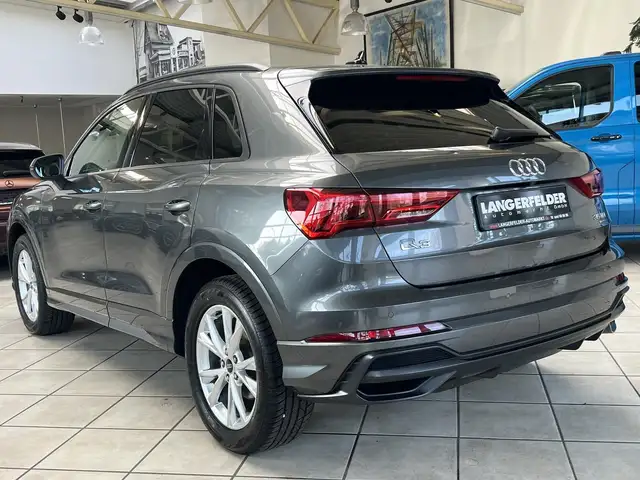 Audi Q3 view 6