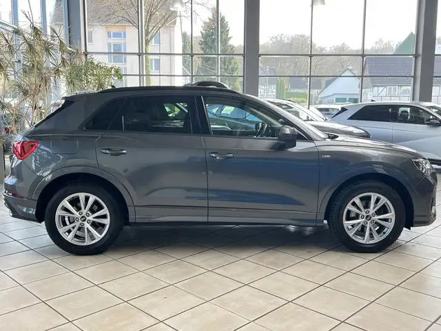 Audi Q3 view 2