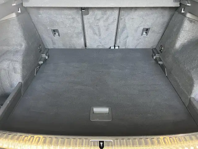 Audi Q3 view 5