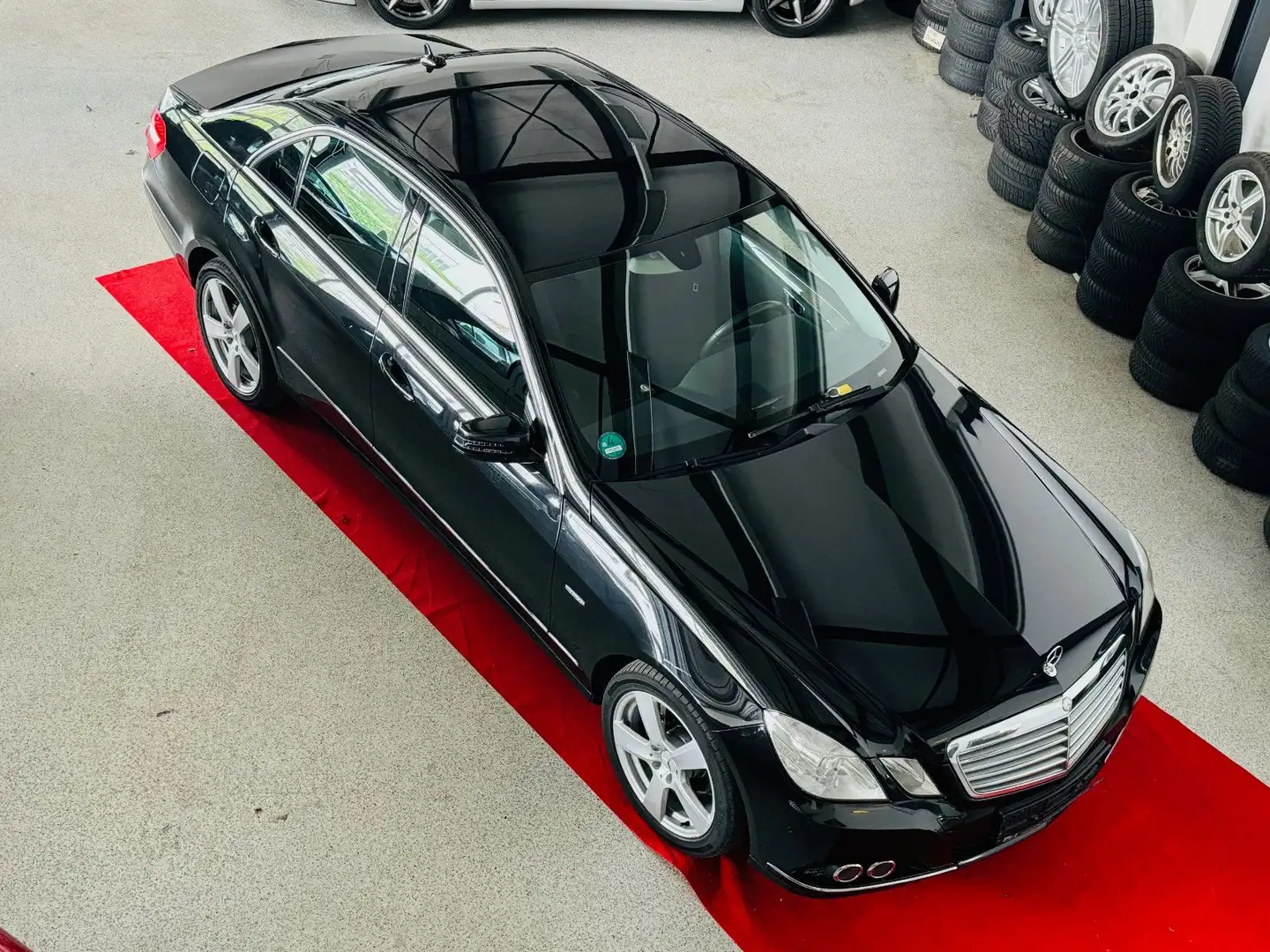Mercedes-Benz E 200 E -Klasse Lim. E 200 CDI BlueEfficiency Schwarz - 1
