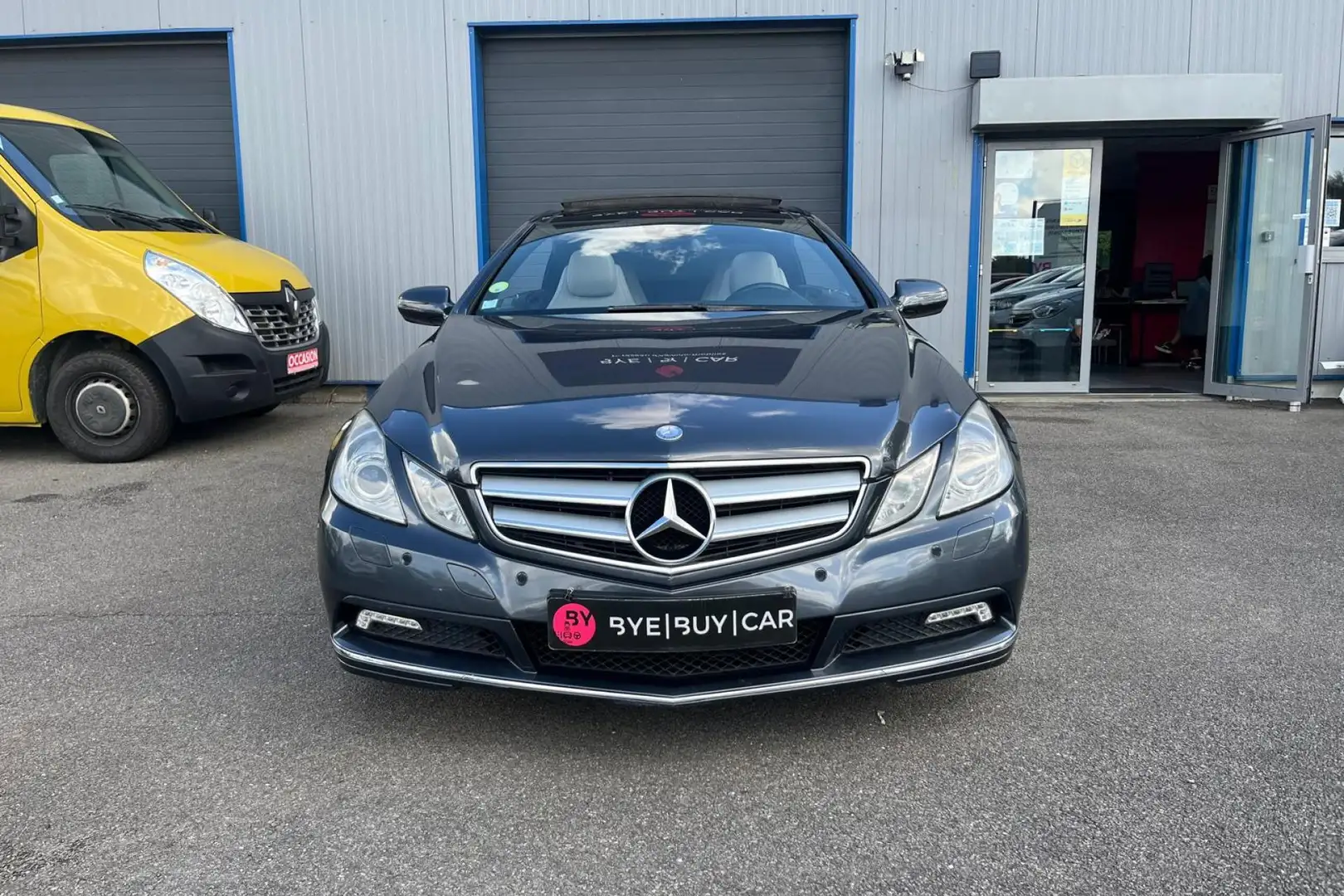 Mercedes-Benz E 250 Coupé E 250 CDI 205CH - BVA  COUPE - BM 207 Executive GARANTIE 12 MOIS Grijs - 2