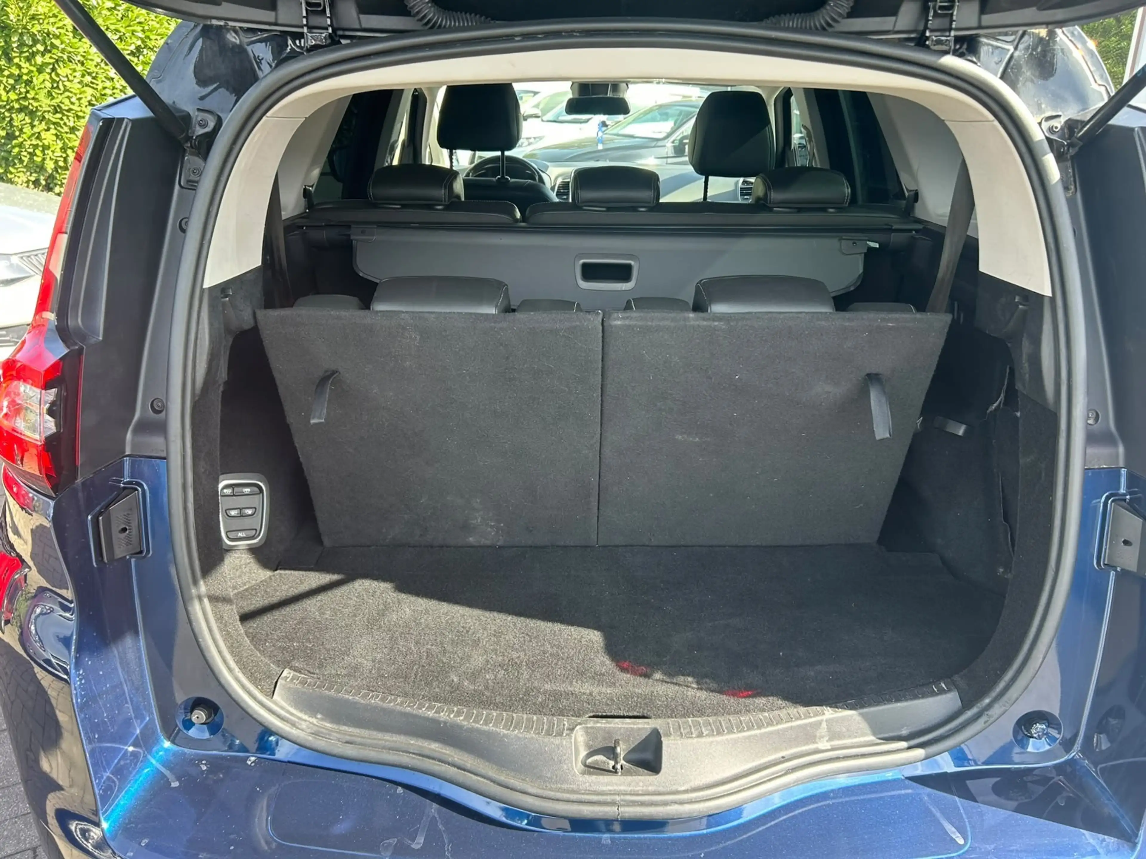 Renault Grand Scenic Grand Scénic 1.33 TCe Bose Edition EDC GPF (EU6.2) — photo 9