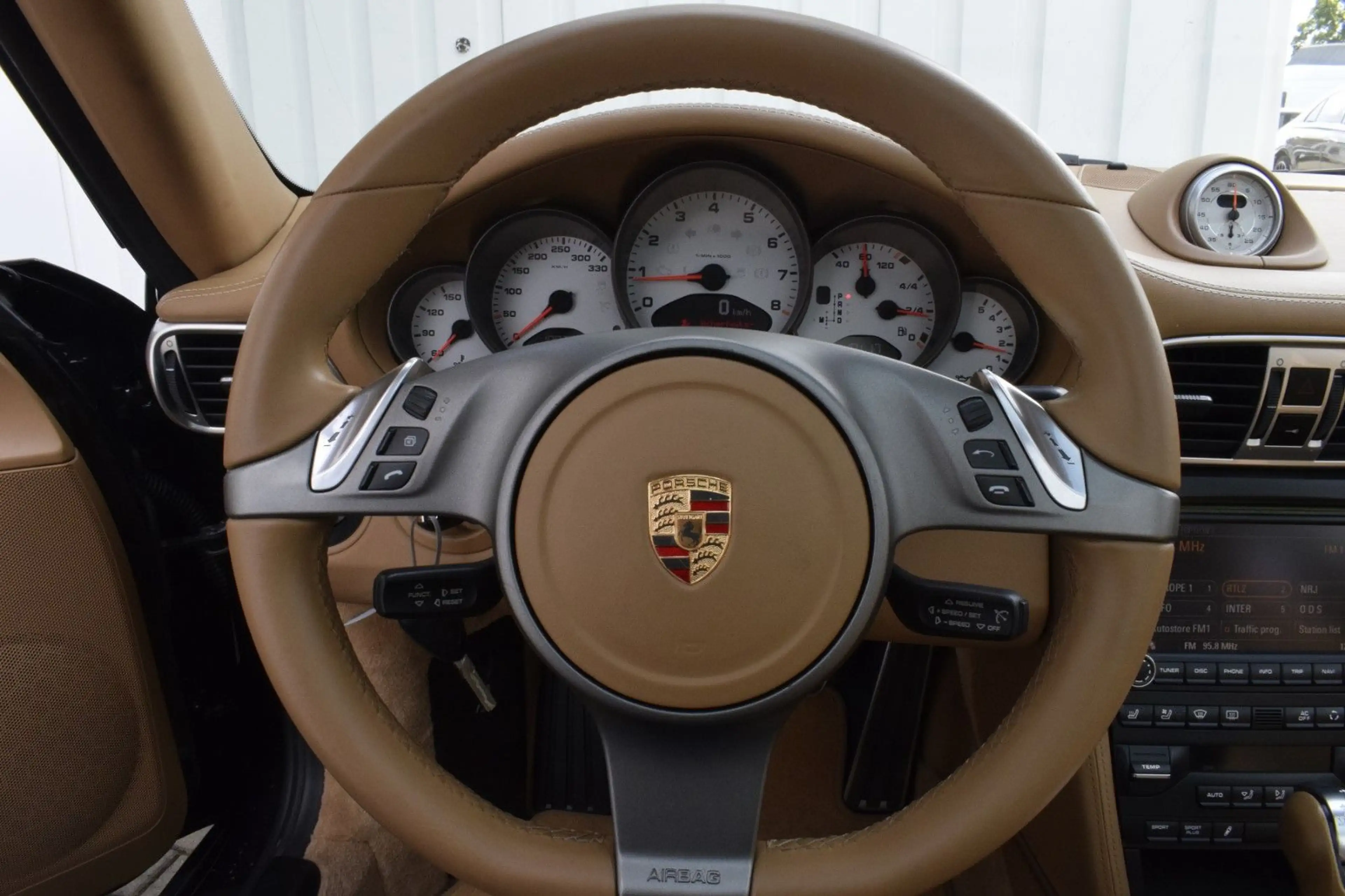 Porsche 911 Targa 4 S Panorama Navi Tempomat SHZ+Lüft — photo 14