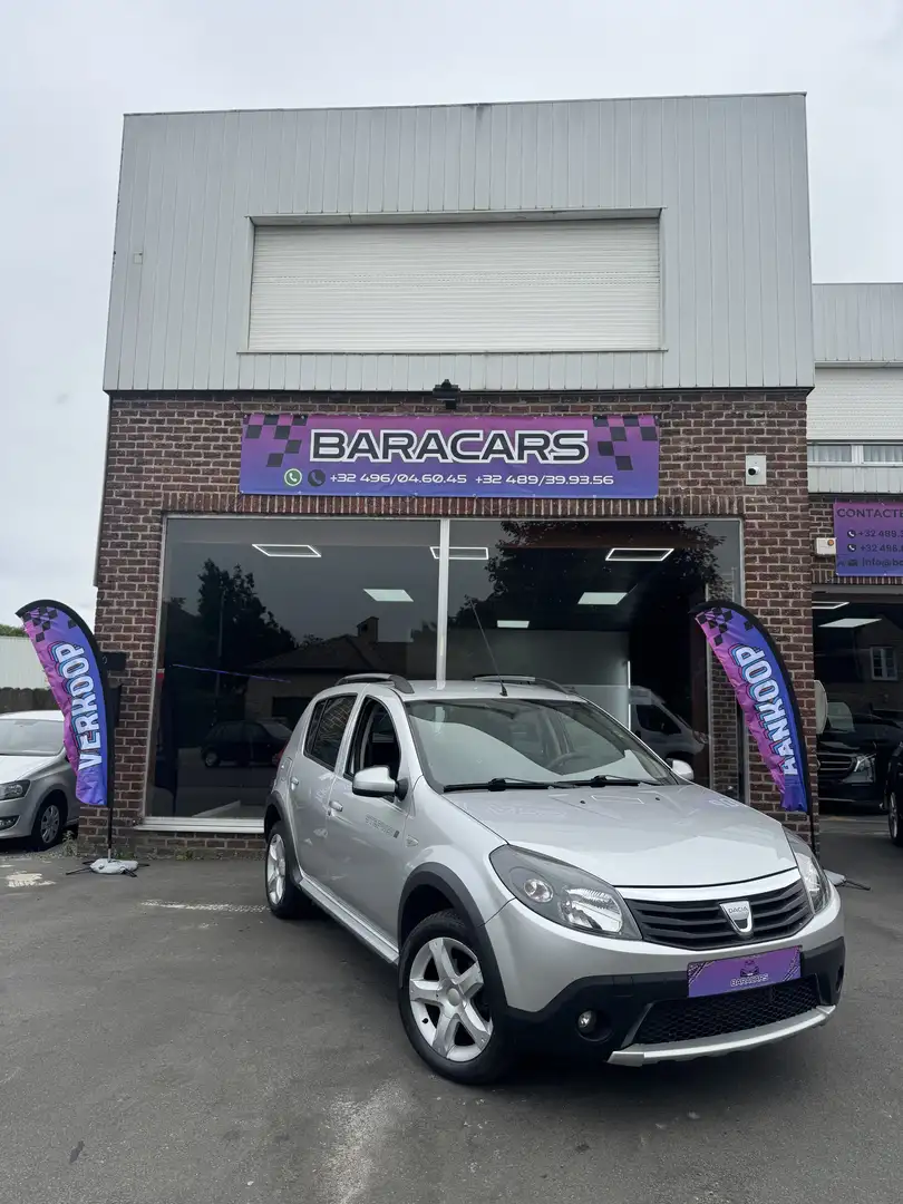 Dacia Sandero Stepway 1.6i srebrna - 1