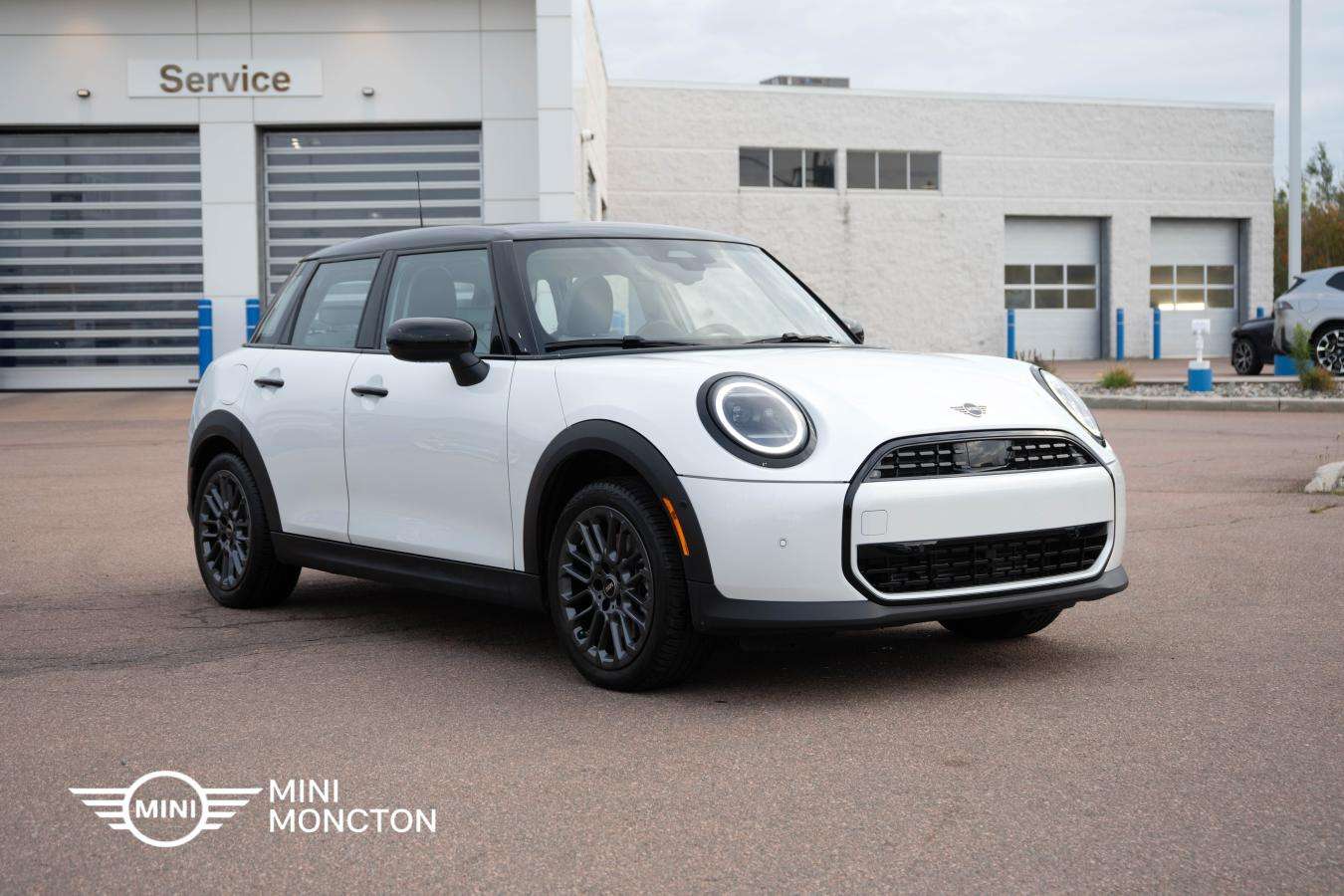 2026 MINI 5 Door Cooper C Fwd | Premier Line | Comfort Package | Classic Style |