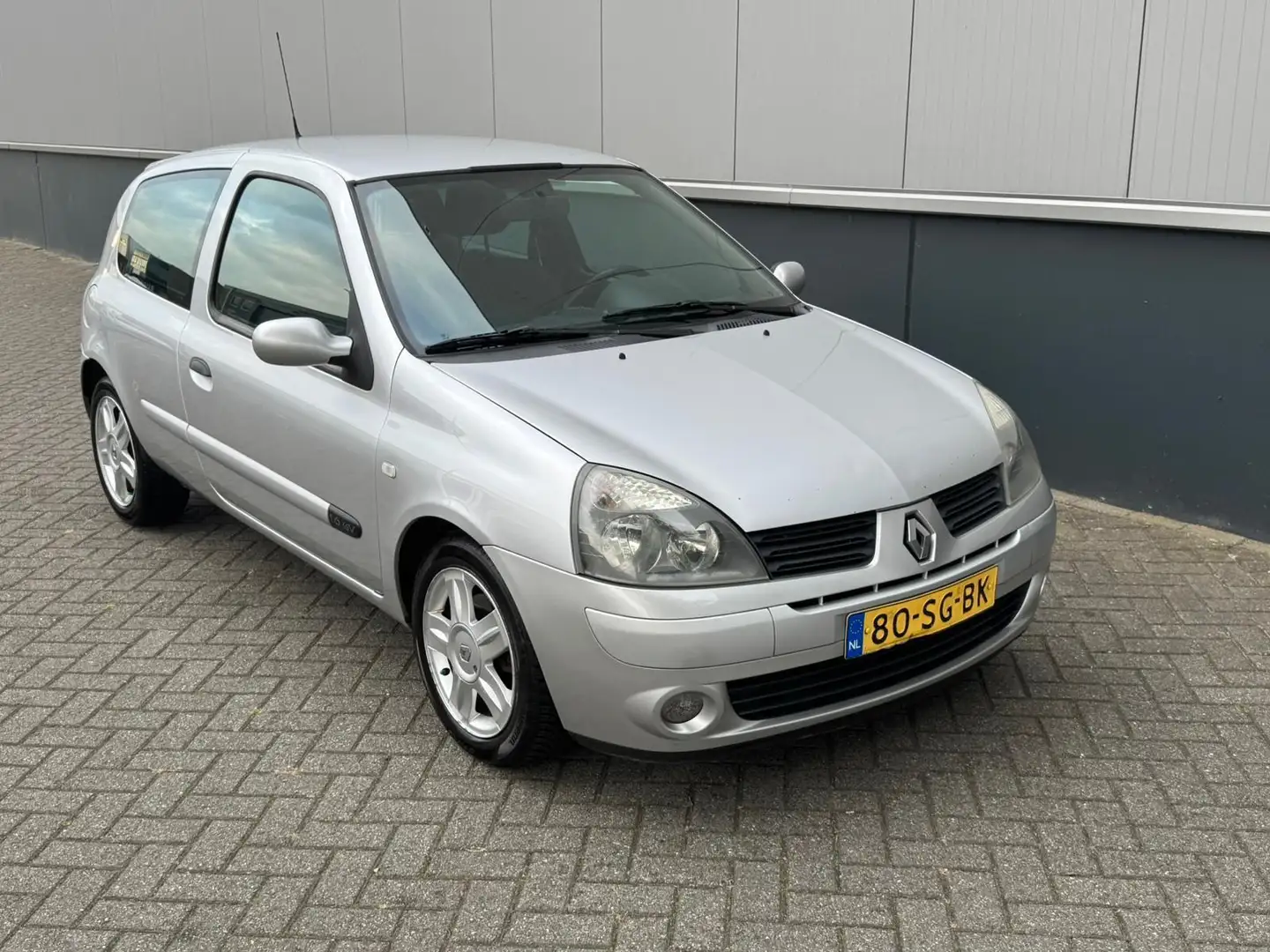 Renault Clio 1.6-16V Community LPG-Benzine airco Gris - 2
