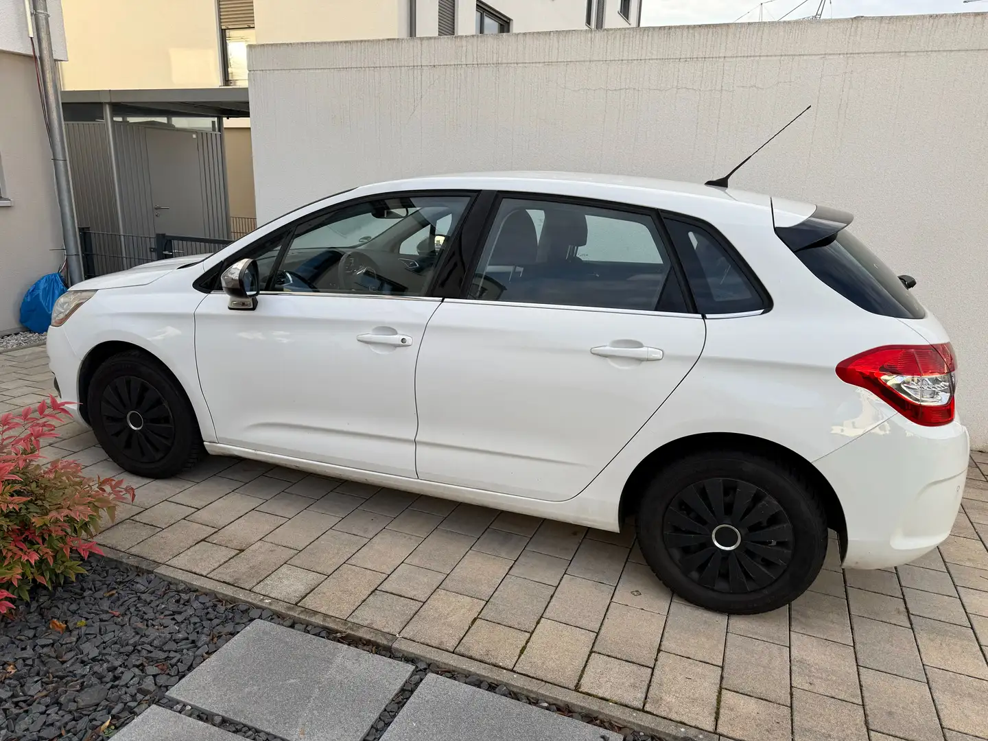 Citroen C4 VTi 120 Selection/Klima/PDC/Sitzhz White - 1