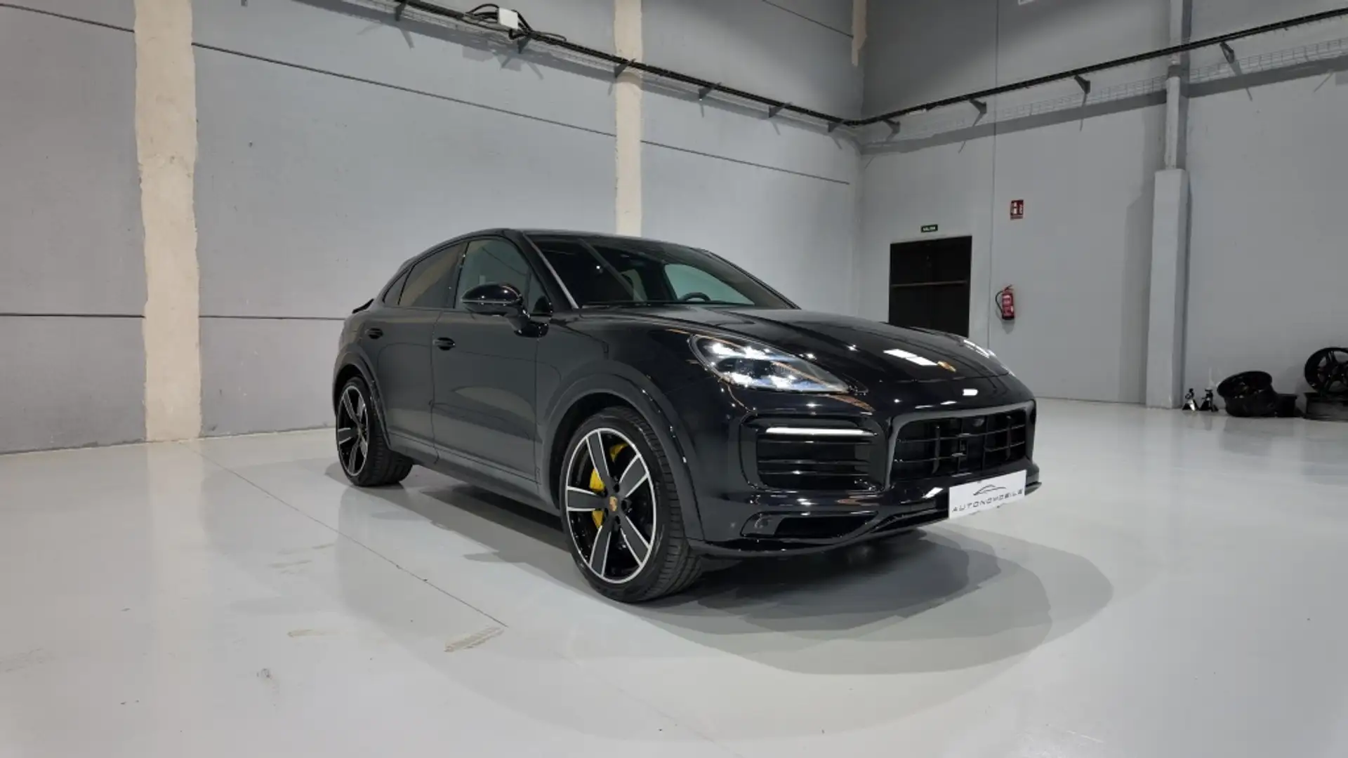 Porsche Cayenne Coupé GTS Negro - 1