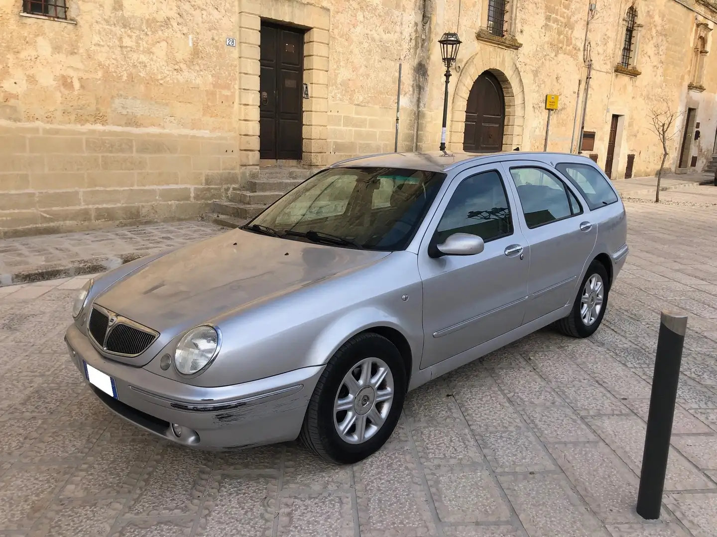 Lancia Lybra Lybra SW 2.4 jtd LX Plateado - 2