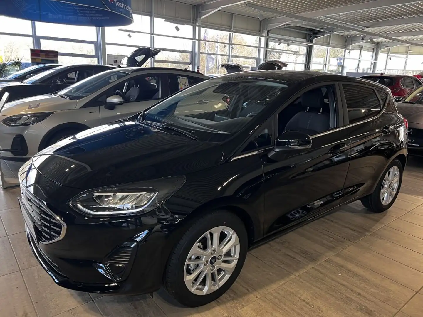 Ford Fiesta 1.0 EcoBoost S&S TITANIUM Schwarz - 1