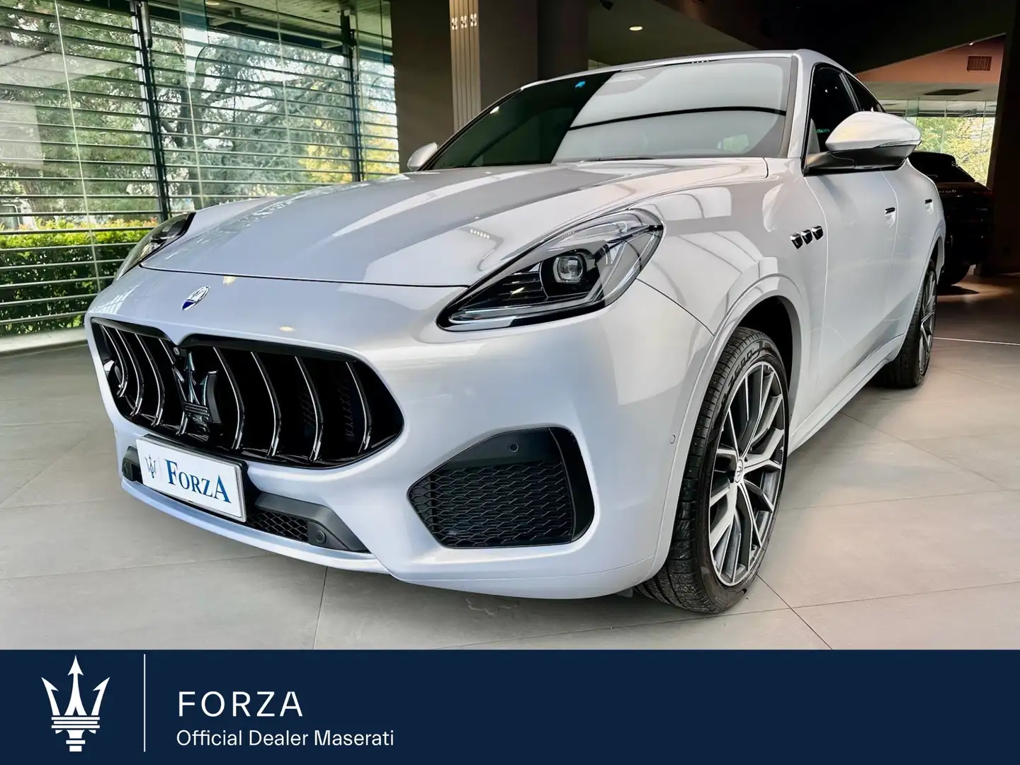 Maserati Grecale 2.0 mhev GT 250cv auto, Sport Pack, Telec. 360° Bianco - 1