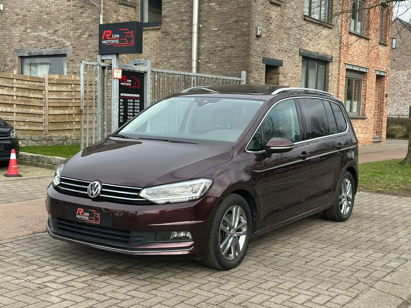 Volkswagen Touran 1.5 TSI Highline DSG - 7 zit - Pano - Camera - Rood - 1
