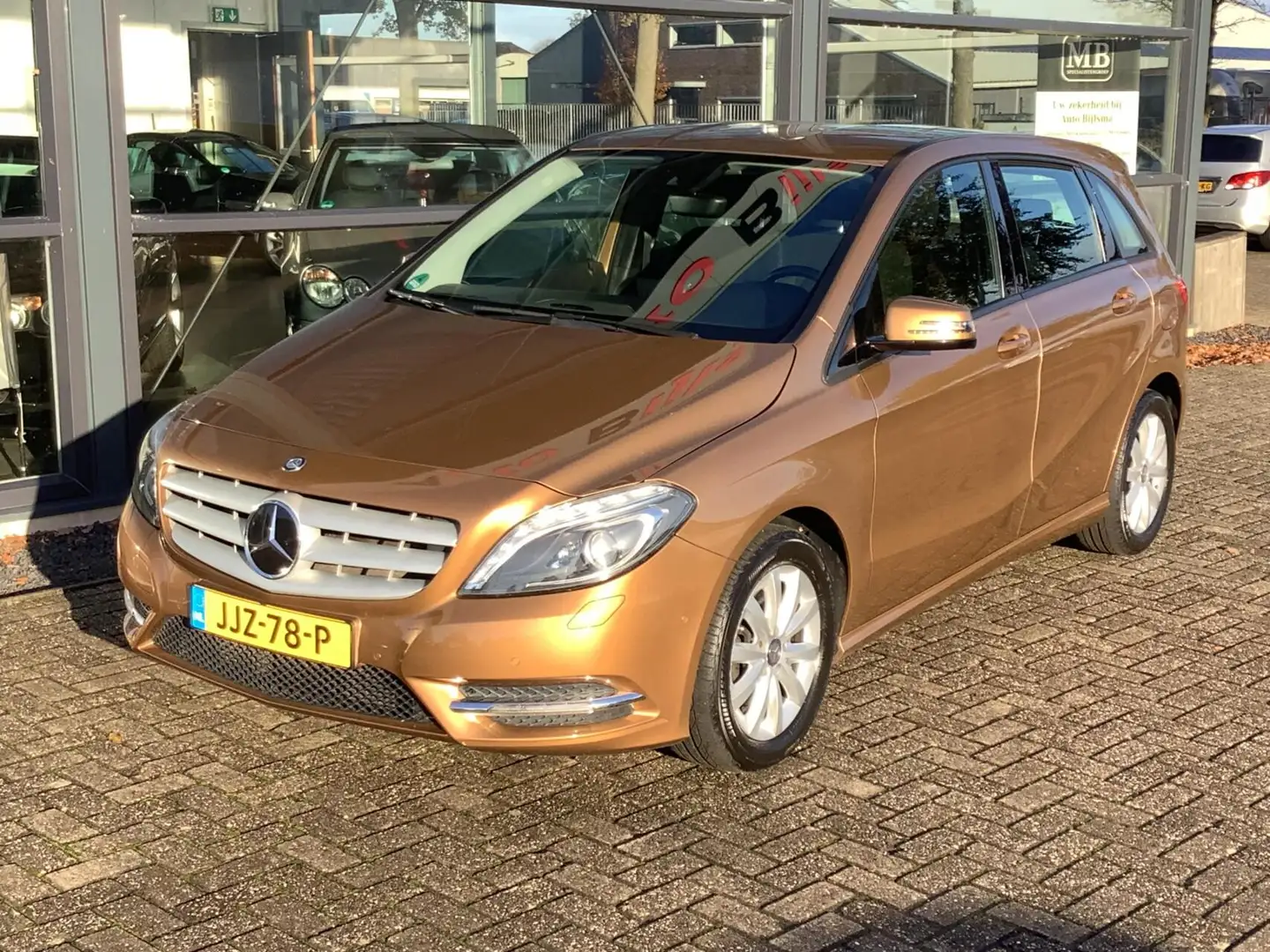 Mercedes-Benz B 200 airco, parkeersensoren, elektrisch pakket Geel - 2